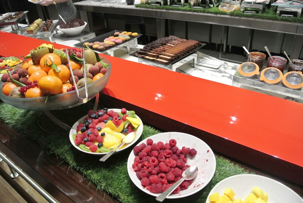 Buffet Fruits Royal Monceau - The Food Spy
